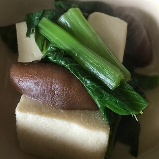 小松菜としいたけ、高野豆腐の含め煮